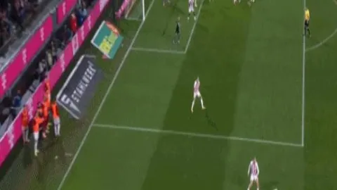 英超精彩瞬间：萨拉赫精妙助攻，加克波力挽狂澜